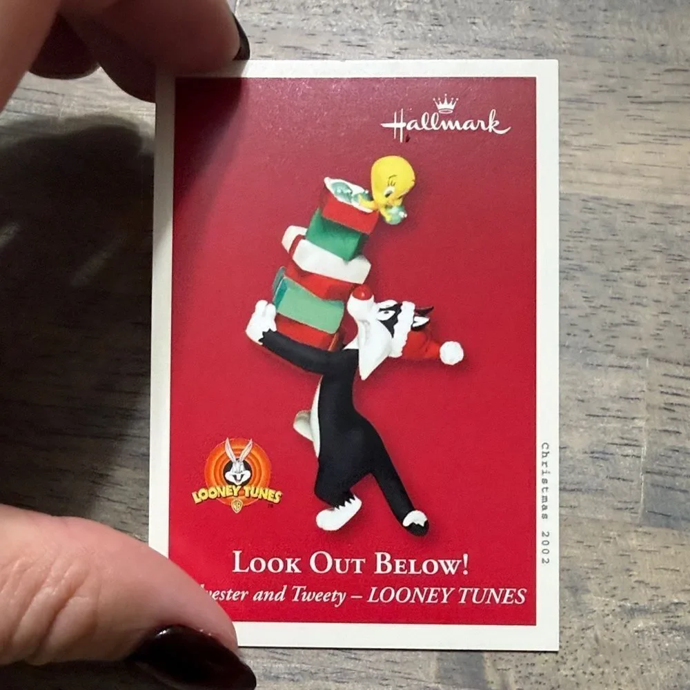 Hallmark Keepsake Ornament – “Look Out Below!” (Sylvester & Tweety – 2002)